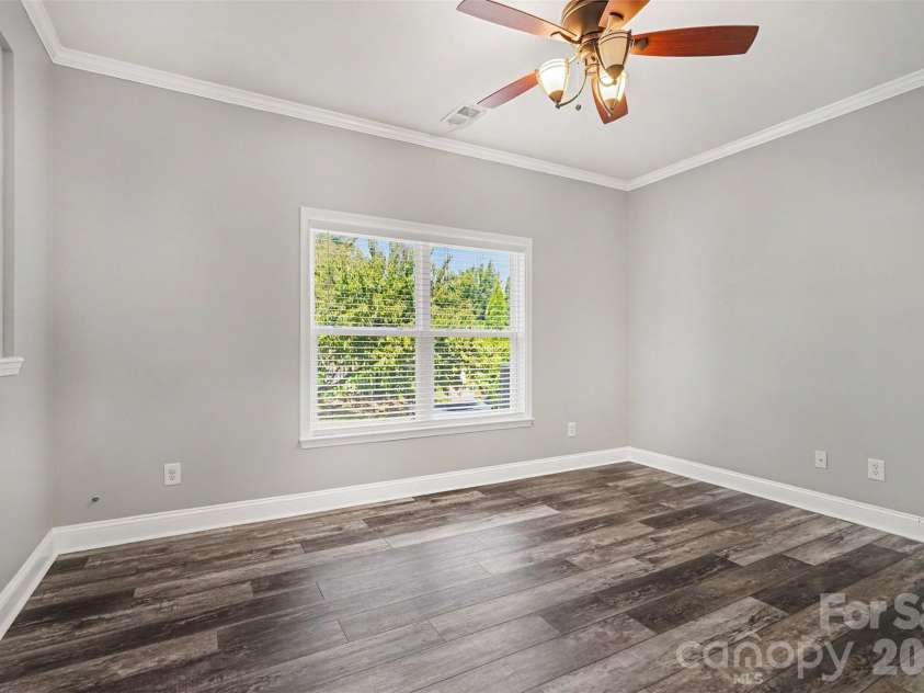 325 Mount Side Way, Fort Mill, SC 29715.  MLS# CAR4418360, YatesRealty ID 24547. Main level bedroom