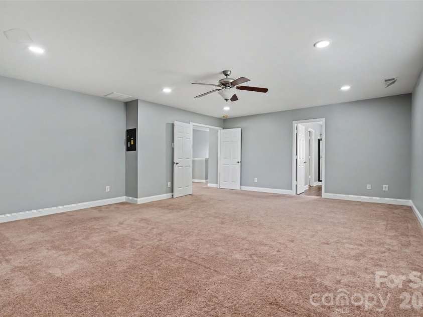 325 Mount Side Way, Fort Mill, SC 29715.  MLS# CAR4418360, YatesRealty ID 24547. Primary Bedroom