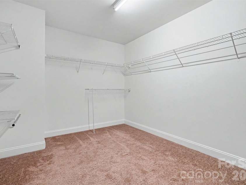 325 Mount Side Way, Fort Mill, SC 29715.  MLS# CAR4418360, YatesRealty ID 24547. Primary Walk-in closet