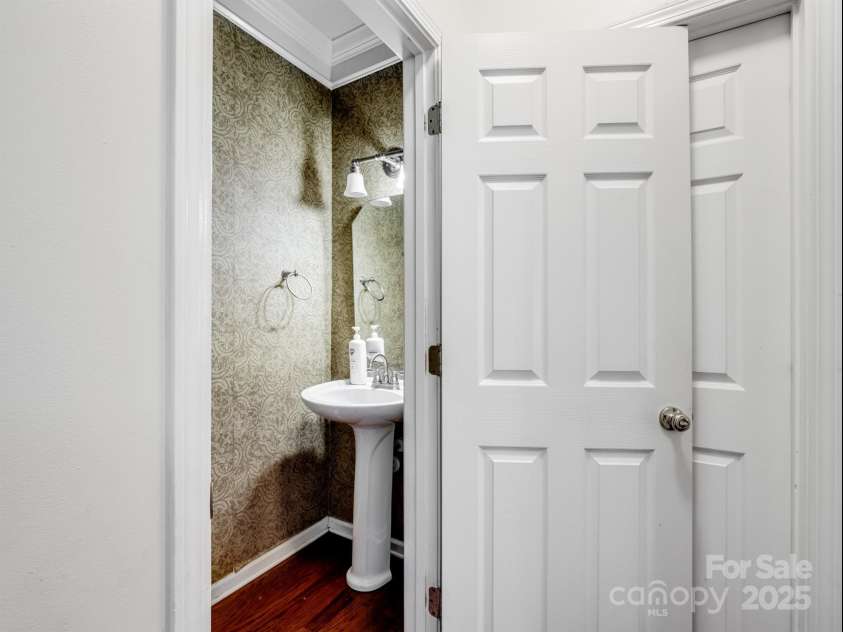 9903 Southampton Commons Drive, Charlotte, NC 28277.  MLS# CAR4324549, YatesRealty ID 24547. 