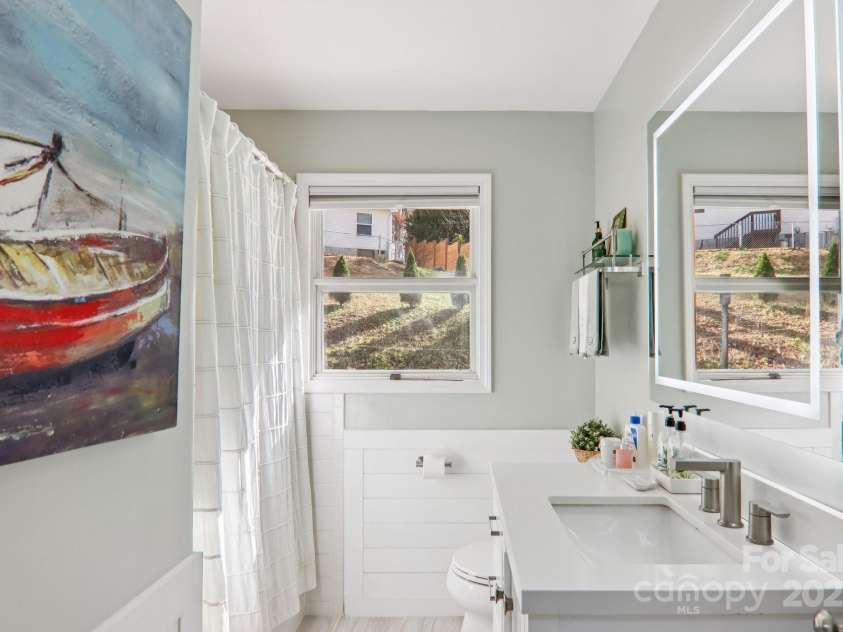 199 Davis Cove Road, Waynesville, NC 28786.  MLS# CAR4320406, YatesRealty ID 2455. 