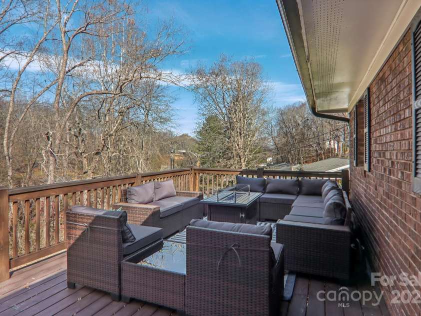 199 Davis Cove Road, Waynesville, NC 28786.  MLS# CAR4320406, YatesRealty ID 2455. 