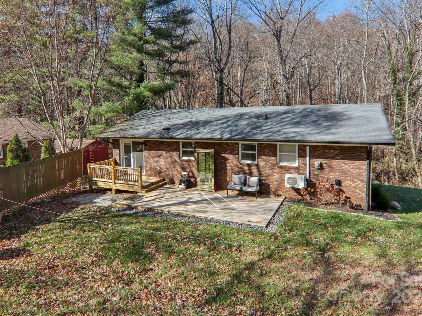 199 Davis Cove Road, Waynesville, NC 28786.  MLS# CAR4320406, YatesRealty ID 2455. 