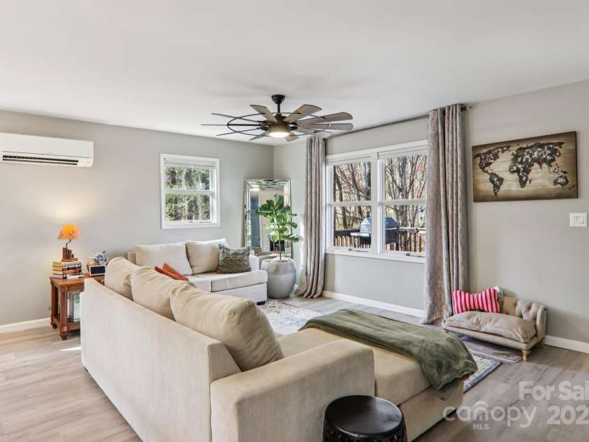 199 Davis Cove Road, Waynesville, NC 28786.  MLS# CAR4320406, YatesRealty ID 2455. 