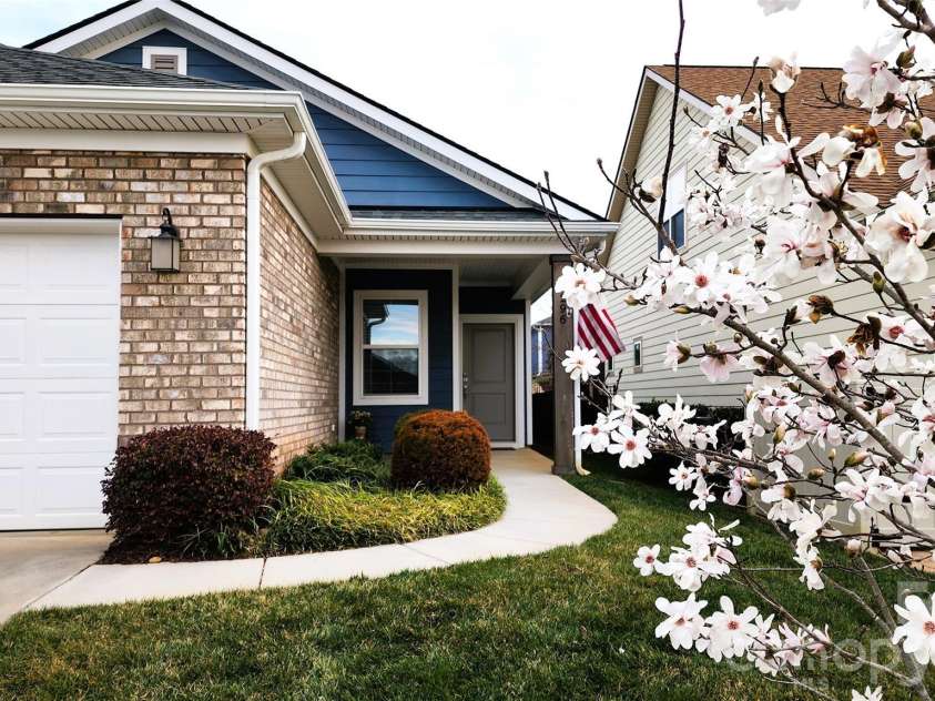 6296 Raven Rock Drive, Denver, NC 28037.  MLS# CAR4195709, YatesRealty ID 2455. 