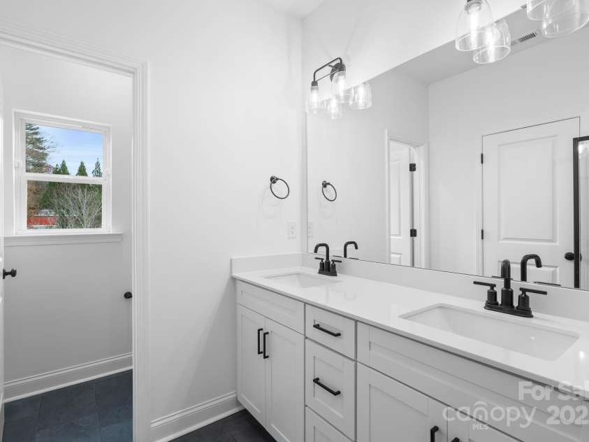 79 Walnut Springs Lane, Asheville, NC 28804.  MLS# CAR4205811, YatesRealty ID 2455. 