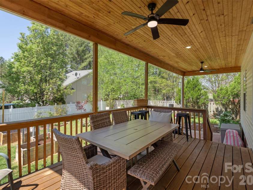14926 Bridle Trace Lane, Pineville, NC 28134.  MLS# CAR4379453, YatesRealty ID 24550. 