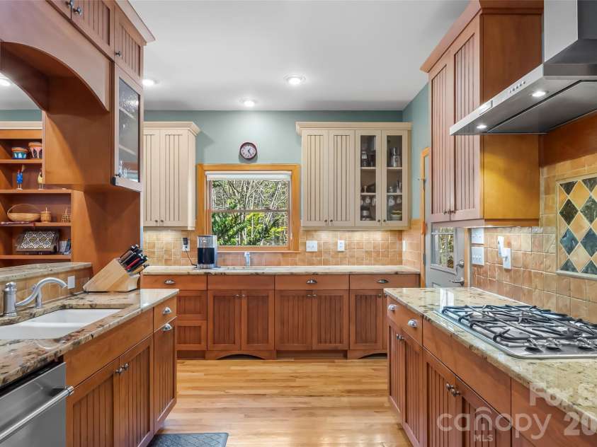 1668 Southpointe Drive, Morganton, NC 28655.  MLS# CAR4363853, YatesRealty ID 24552. 
