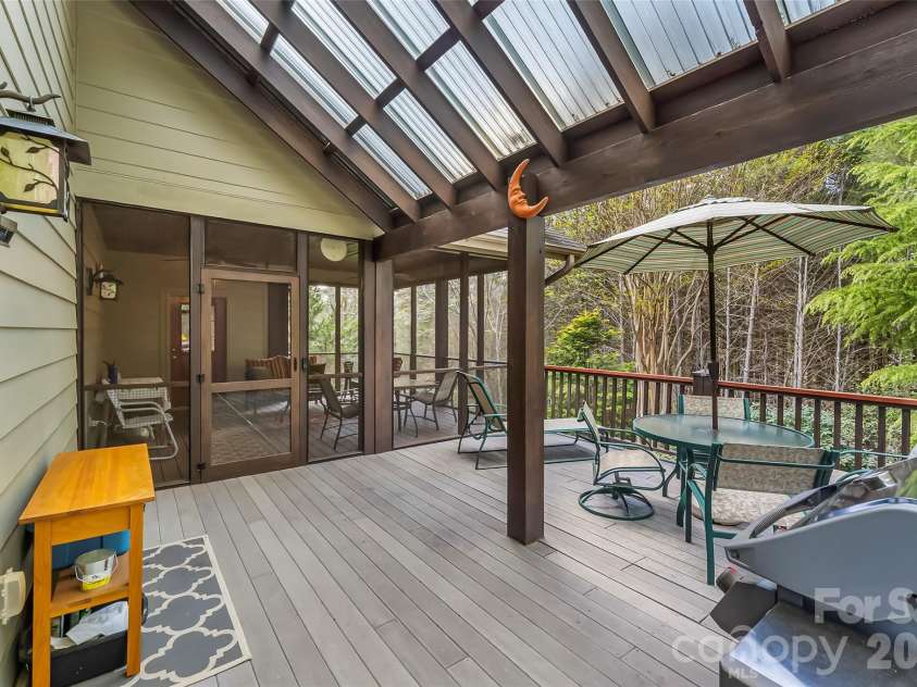 1668 Southpointe Drive, Morganton, NC 28655.  MLS# CAR4363853, YatesRealty ID 24552. 
