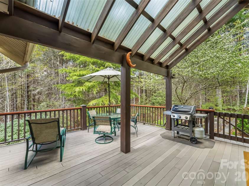 1668 Southpointe Drive, Morganton, NC 28655.  MLS# CAR4363853, YatesRealty ID 24552. 