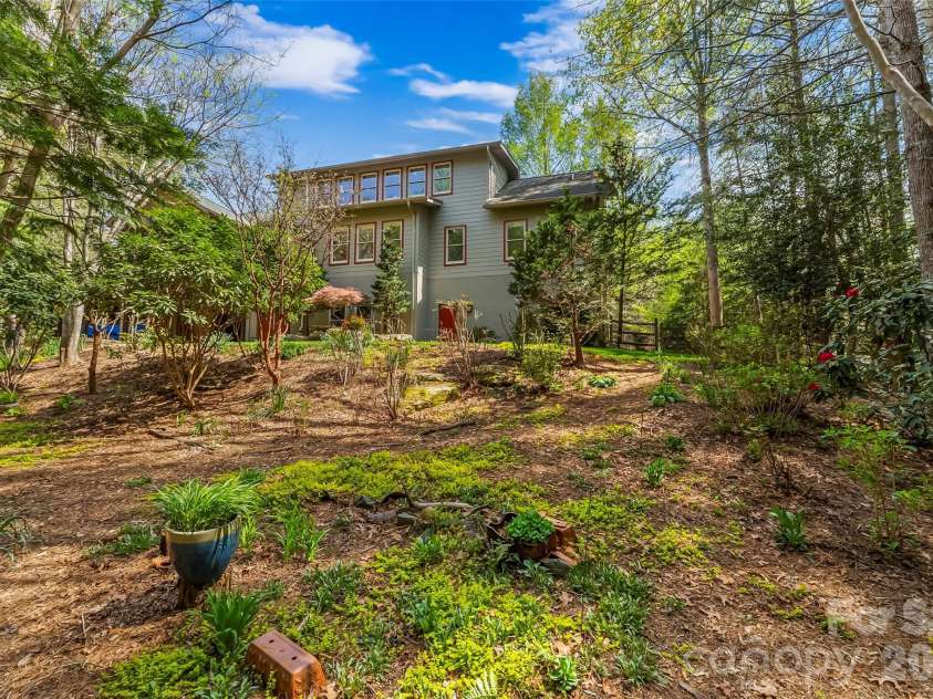 1668 Southpointe Drive, Morganton, NC 28655.  MLS# CAR4363853, YatesRealty ID 24552. 