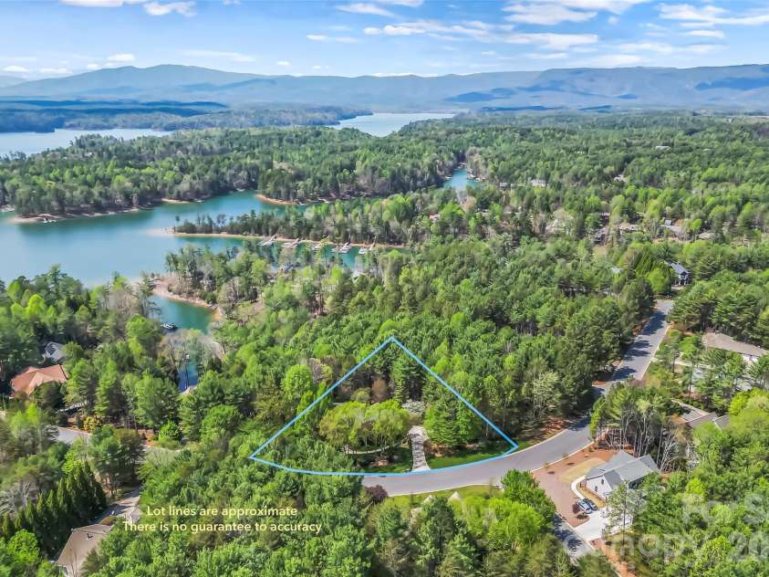 1668 Southpointe Drive, Morganton, NC 28655.  MLS# CAR4363853, YatesRealty ID 24552. 