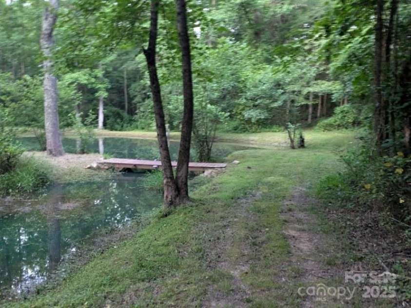 5425 Creek Run Court, Kings Mountain, NC 28086.  MLS# CAR4270104, YatesRealty ID 24553. 