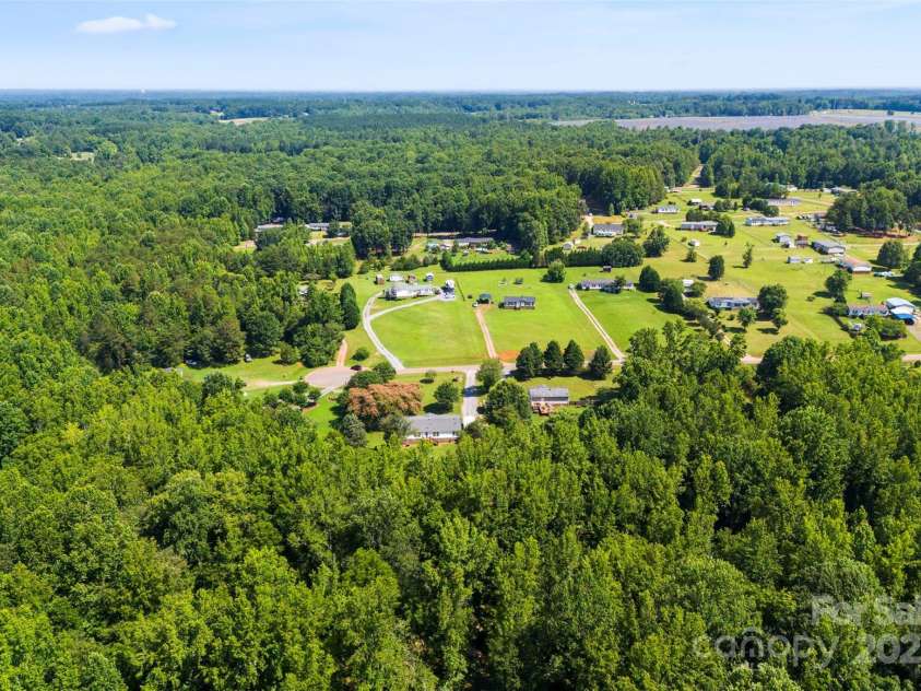 5425 Creek Run Court, Kings Mountain, NC 28086.  MLS# CAR4270104, YatesRealty ID 24553. 