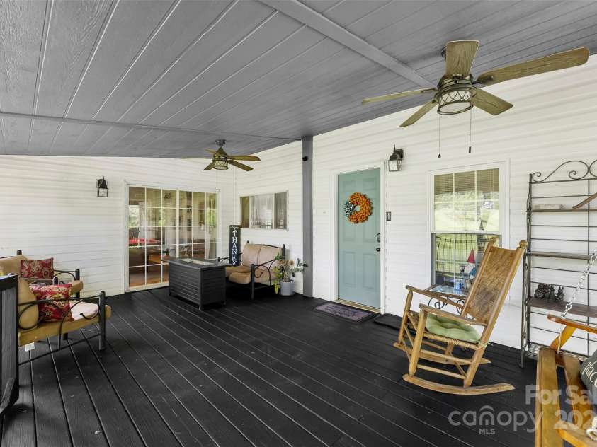 5425 Creek Run Court, Kings Mountain, NC 28086.  MLS# CAR4270104, YatesRealty ID 24553. 