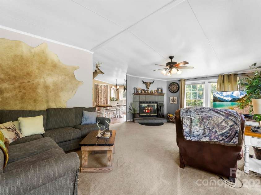 5425 Creek Run Court, Kings Mountain, NC 28086.  MLS# CAR4270104, YatesRealty ID 24553. 