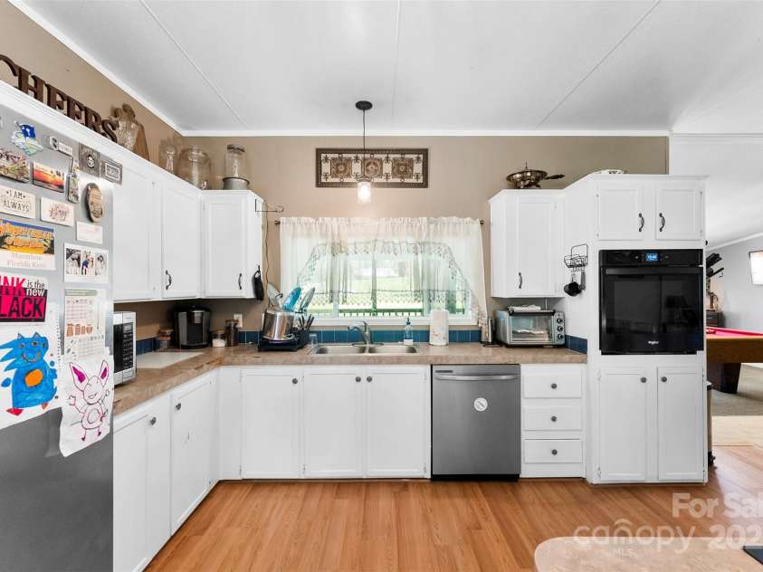 5425 Creek Run Court, Kings Mountain, NC 28086.  MLS# CAR4270104, YatesRealty ID 24553. 