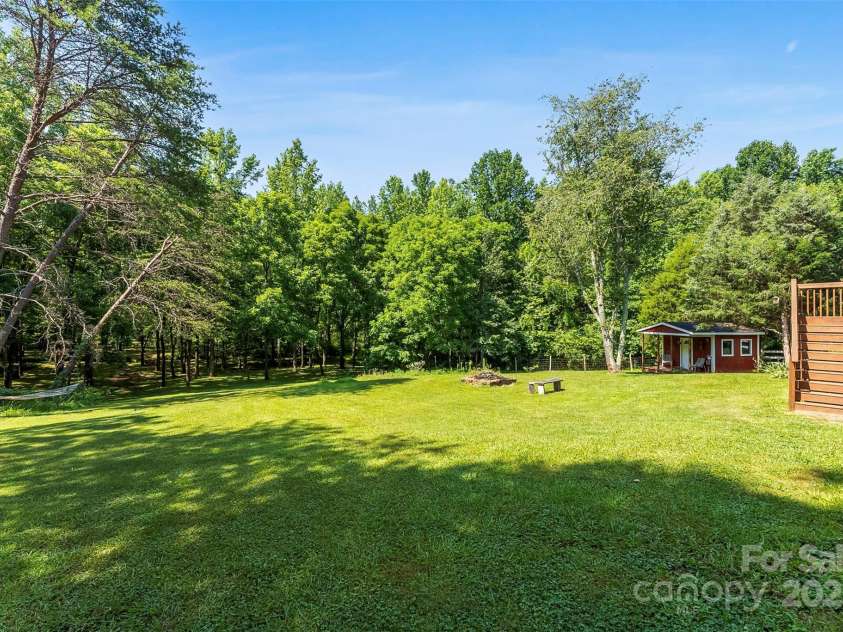 5425 Creek Run Court, Kings Mountain, NC 28086.  MLS# CAR4270104, YatesRealty ID 24553. 