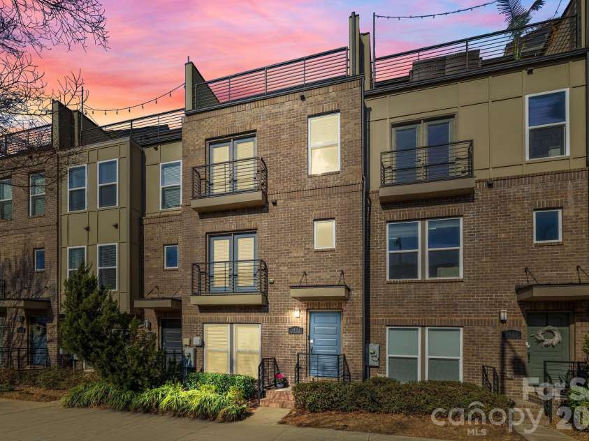 3822 Sky Haven Drive, Charlotte, NC 28209.  MLS# CAR4354375, YatesRealty ID 24554. 