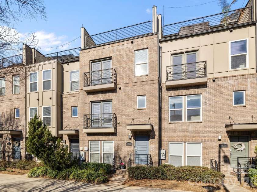3822 Sky Haven Drive, Charlotte, NC 28209.  MLS# CAR4354375, YatesRealty ID 24554. 
