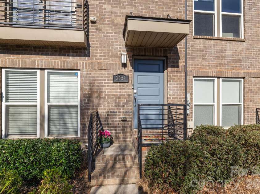 3822 Sky Haven Drive, Charlotte, NC 28209.  MLS# CAR4354375, YatesRealty ID 24554. 