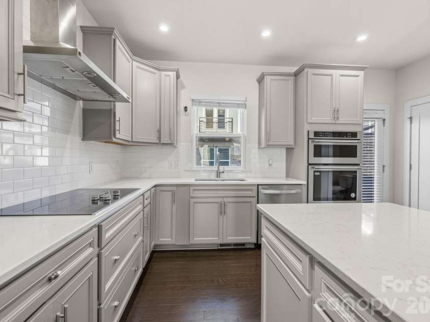 3822 Sky Haven Drive, Charlotte, NC 28209.  MLS# CAR4354375, YatesRealty ID 24554. 