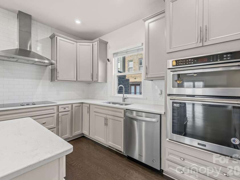 3822 Sky Haven Drive, Charlotte, NC 28209.  MLS# CAR4354375, YatesRealty ID 24554. 