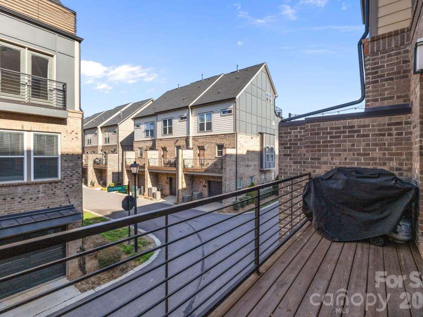 3822 Sky Haven Drive, Charlotte, NC 28209.  MLS# CAR4354375, YatesRealty ID 24554. 