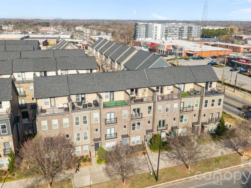 3822 Sky Haven Drive, Charlotte, NC 28209.  MLS# CAR4354375, YatesRealty ID 24554. 