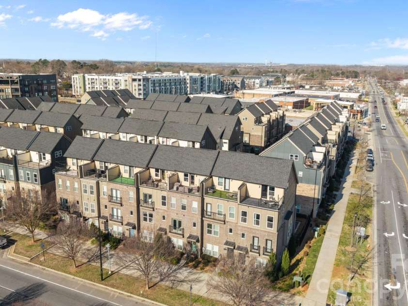 3822 Sky Haven Drive, Charlotte, NC 28209.  MLS# CAR4354375, YatesRealty ID 24554. 