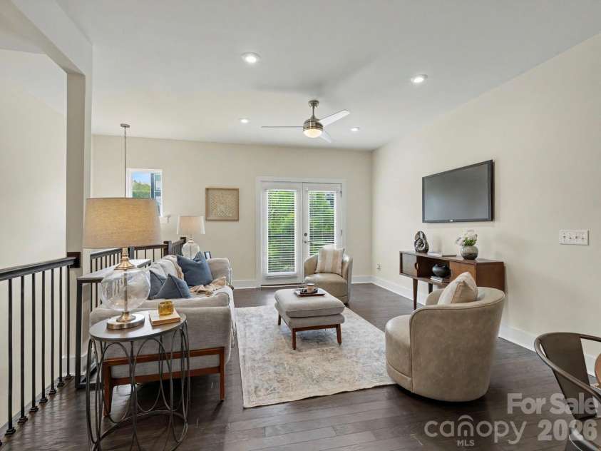 3822 Sky Haven Drive, Charlotte, NC 28209.  MLS# CAR4411443, YatesRealty ID 24554. 