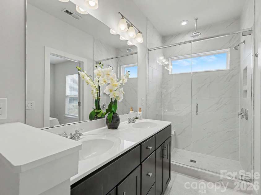 3822 Sky Haven Drive, Charlotte, NC 28209.  MLS# CAR4411443, YatesRealty ID 24554. 