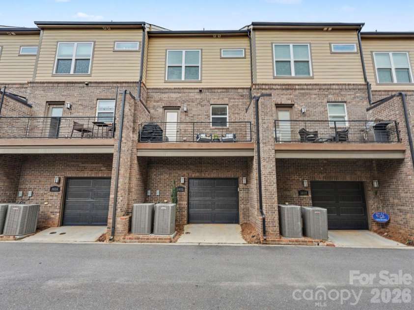 3822 Sky Haven Drive, Charlotte, NC 28209.  MLS# CAR4411443, YatesRealty ID 24554. 