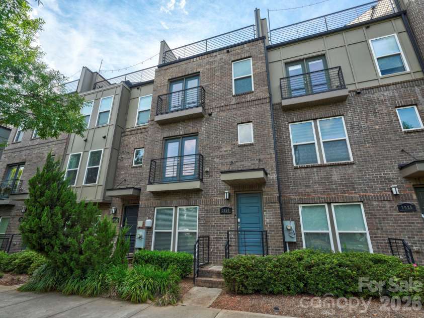 3822 Sky Haven Drive, Charlotte, NC 28209.  MLS# CAR4411443, YatesRealty ID 24554. 