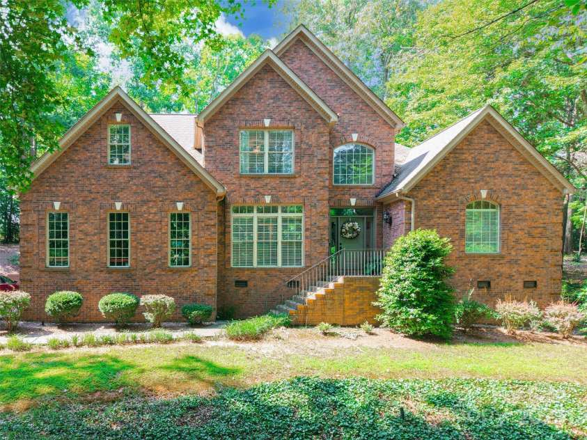 1227 Cabin Creek Court, Fort Mill, SC 29715.  MLS# CAR4278145, YatesRealty ID 24555. 