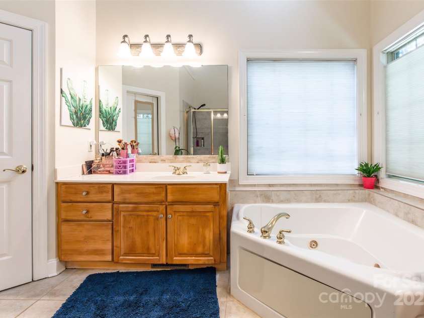 1227 Cabin Creek Court, Fort Mill, SC 29715.  MLS# CAR4278145, YatesRealty ID 24555. 