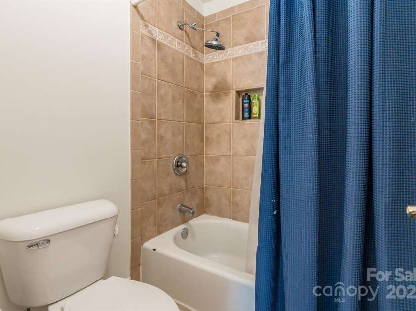1227 Cabin Creek Court, Fort Mill, SC 29715.  MLS# CAR4278145, YatesRealty ID 24555. 