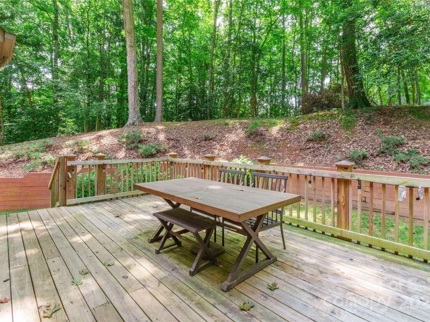 1227 Cabin Creek Court, Fort Mill, SC 29715.  MLS# CAR4278145, YatesRealty ID 24555. 