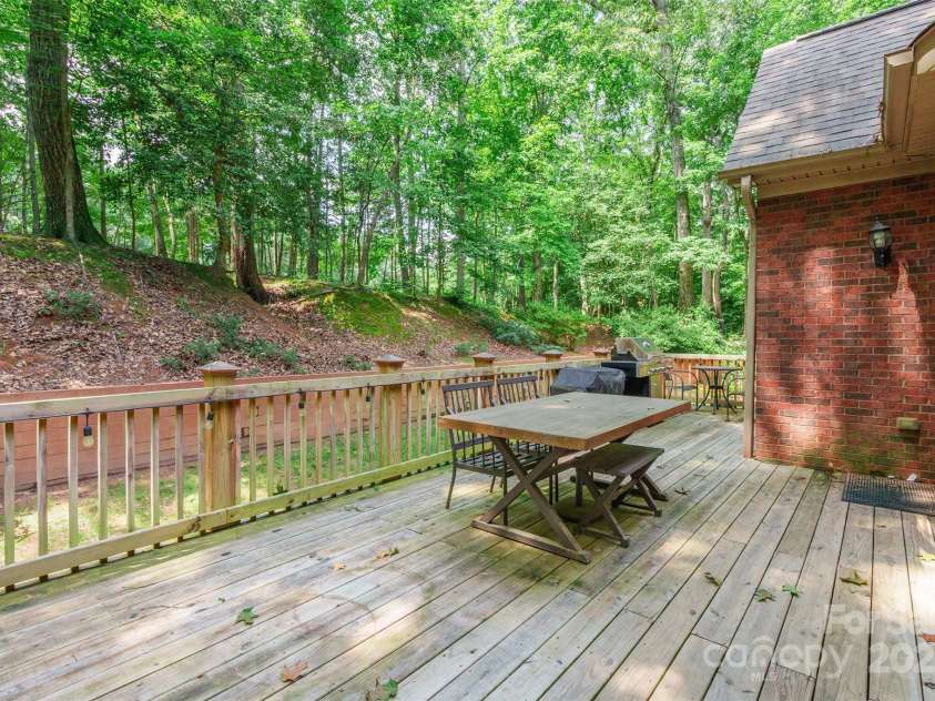 1227 Cabin Creek Court, Fort Mill, SC 29715.  MLS# CAR4278145, YatesRealty ID 24555. 