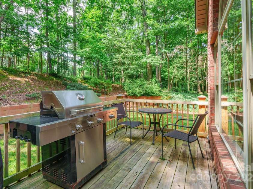 1227 Cabin Creek Court, Fort Mill, SC 29715.  MLS# CAR4278145, YatesRealty ID 24555. 
