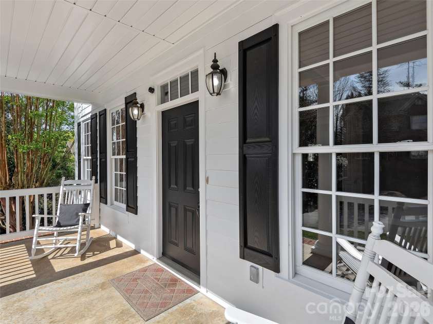 21 Dianthus Drive, Asheville, NC 28803.  MLS# CAR4356778, YatesRealty ID 24555. 