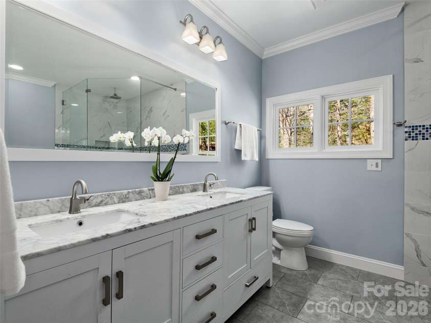 21 Dianthus Drive, Asheville, NC 28803.  MLS# CAR4356778, YatesRealty ID 24555. 