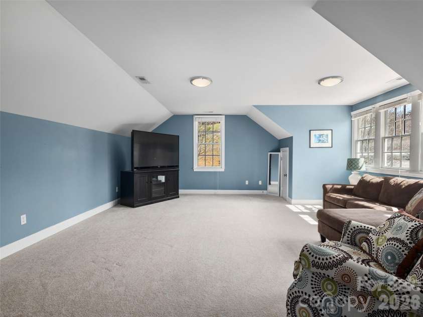 21 Dianthus Drive, Asheville, NC 28803.  MLS# CAR4356778, YatesRealty ID 24555. 