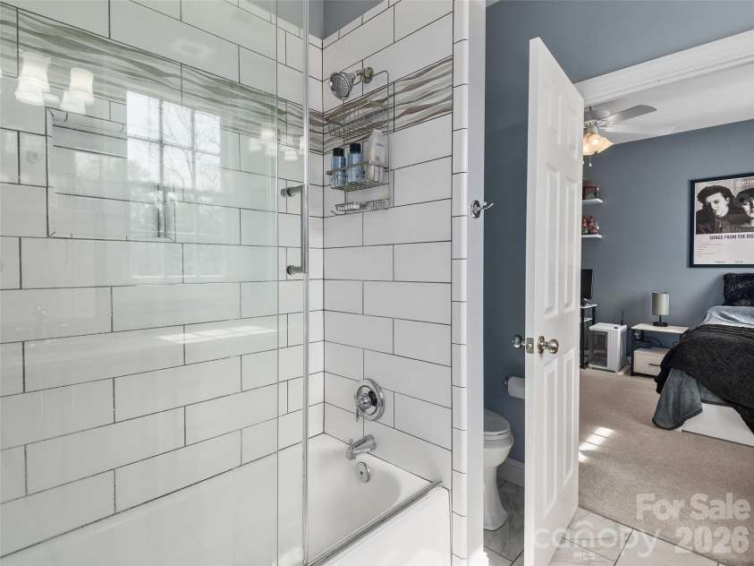 21 Dianthus Drive, Asheville, NC 28803.  MLS# CAR4356778, YatesRealty ID 24555. 