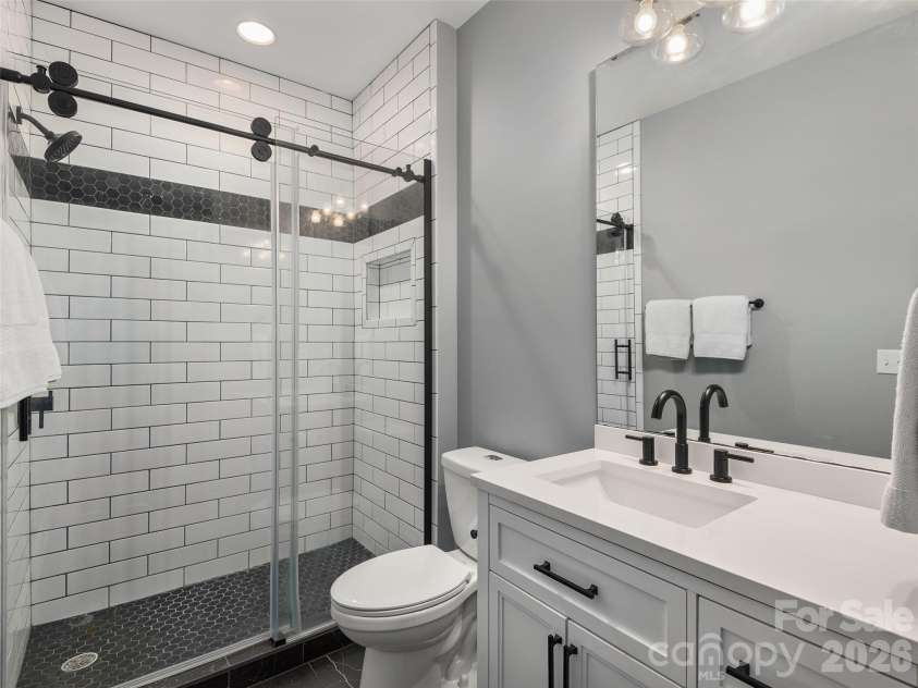 21 Dianthus Drive, Asheville, NC 28803.  MLS# CAR4356778, YatesRealty ID 24555. 