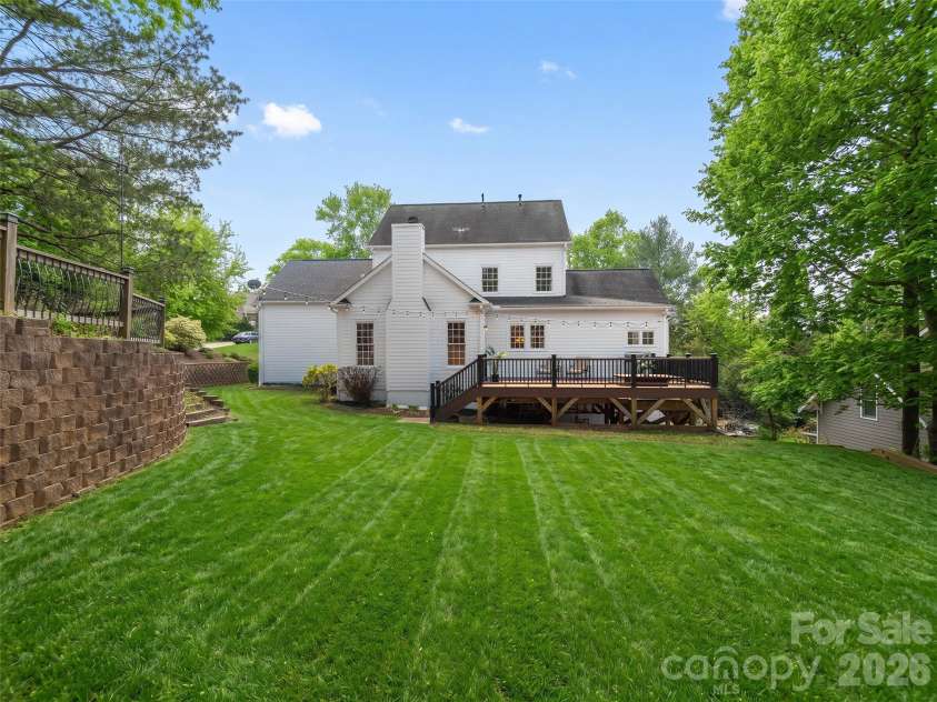 21 Dianthus Drive, Asheville, NC 28803.  MLS# CAR4356778, YatesRealty ID 24555. 