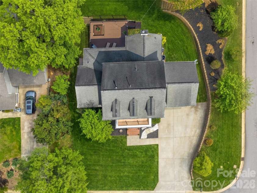 21 Dianthus Drive, Asheville, NC 28803.  MLS# CAR4356778, YatesRealty ID 24555. 