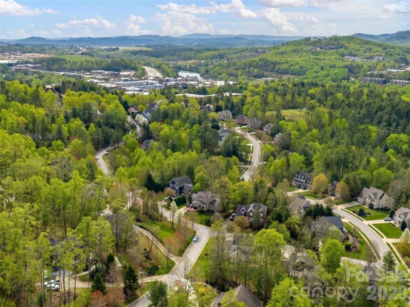 21 Dianthus Drive, Asheville, NC 28803.  MLS# CAR4356778, YatesRealty ID 24555. 