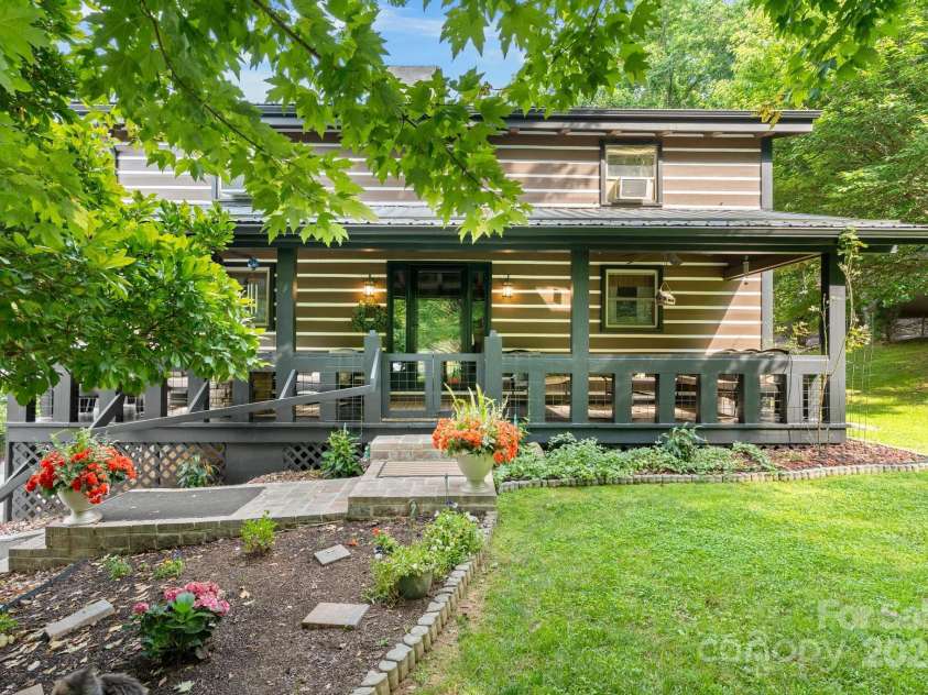 61 Honeycutt Lane, Nebo, NC 28761.  MLS# CAR4306544, YatesRealty ID 24556. 