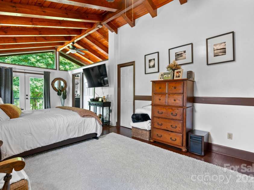 61 Honeycutt Lane, Nebo, NC 28761.  MLS# CAR4306544, YatesRealty ID 24556. 